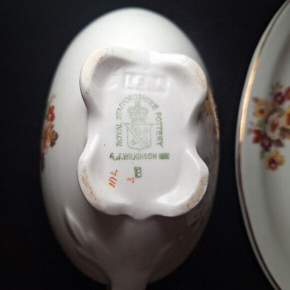 Royal Staffordshire Gravy Boat England Floral Saucer Plate 2 Piece Set Wilkinson - Picture 5 of 8